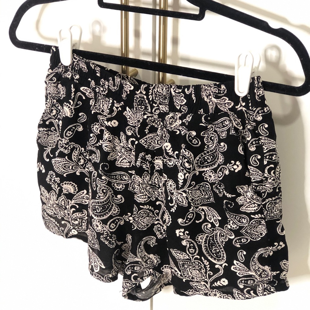 Paisley print short